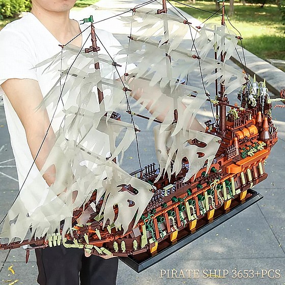 ���� ����� 3653 ����� Mould King 13138 The Flying Dutchman