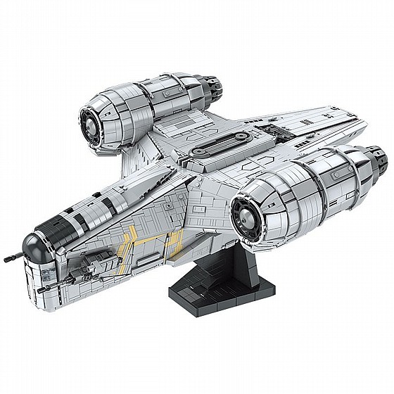 ��� ����� Mould King 21023 Razor Starship